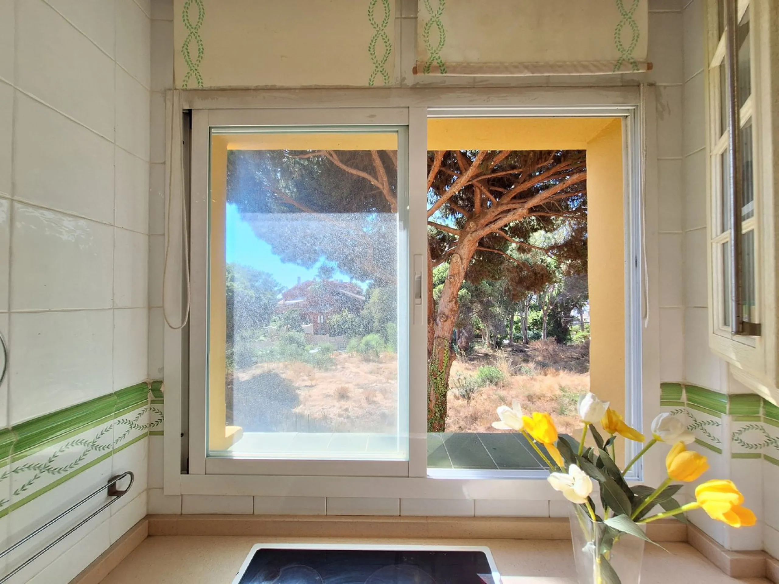 Apartment - Penthouse Duplex в продаже в Marbella, Málaga. В доме 2 спален и 2 ванных комнат. Площадь дома 107 м²