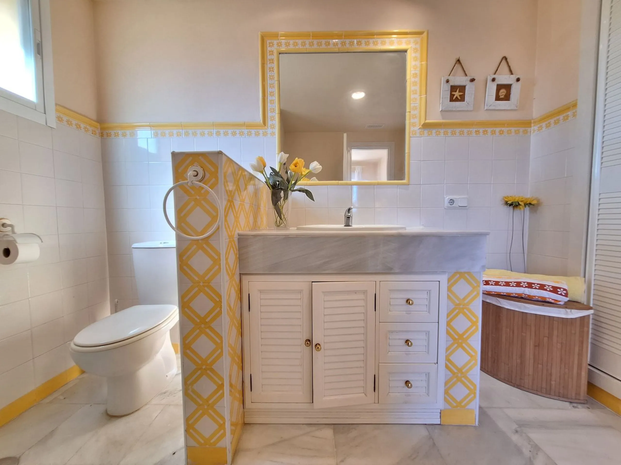 Apartment - Penthouse Duplex в продаже в Marbella, Málaga. В доме 2 спален и 2 ванных комнат. Площадь дома 107 м²