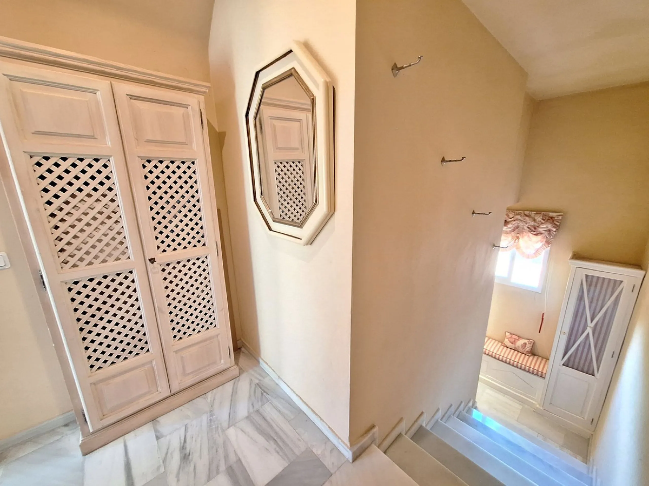 Apartment - Penthouse Duplex в продаже в Marbella, Málaga. В доме 2 спален и 2 ванных комнат. Площадь дома 107 м²