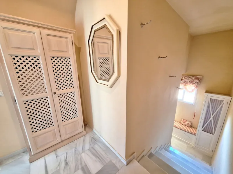 Apartment - Penthouse Duplex в продаже в Marbella, Málaga. В доме 2 спален и 2 ванных комнат. Площадь дома 107 м²