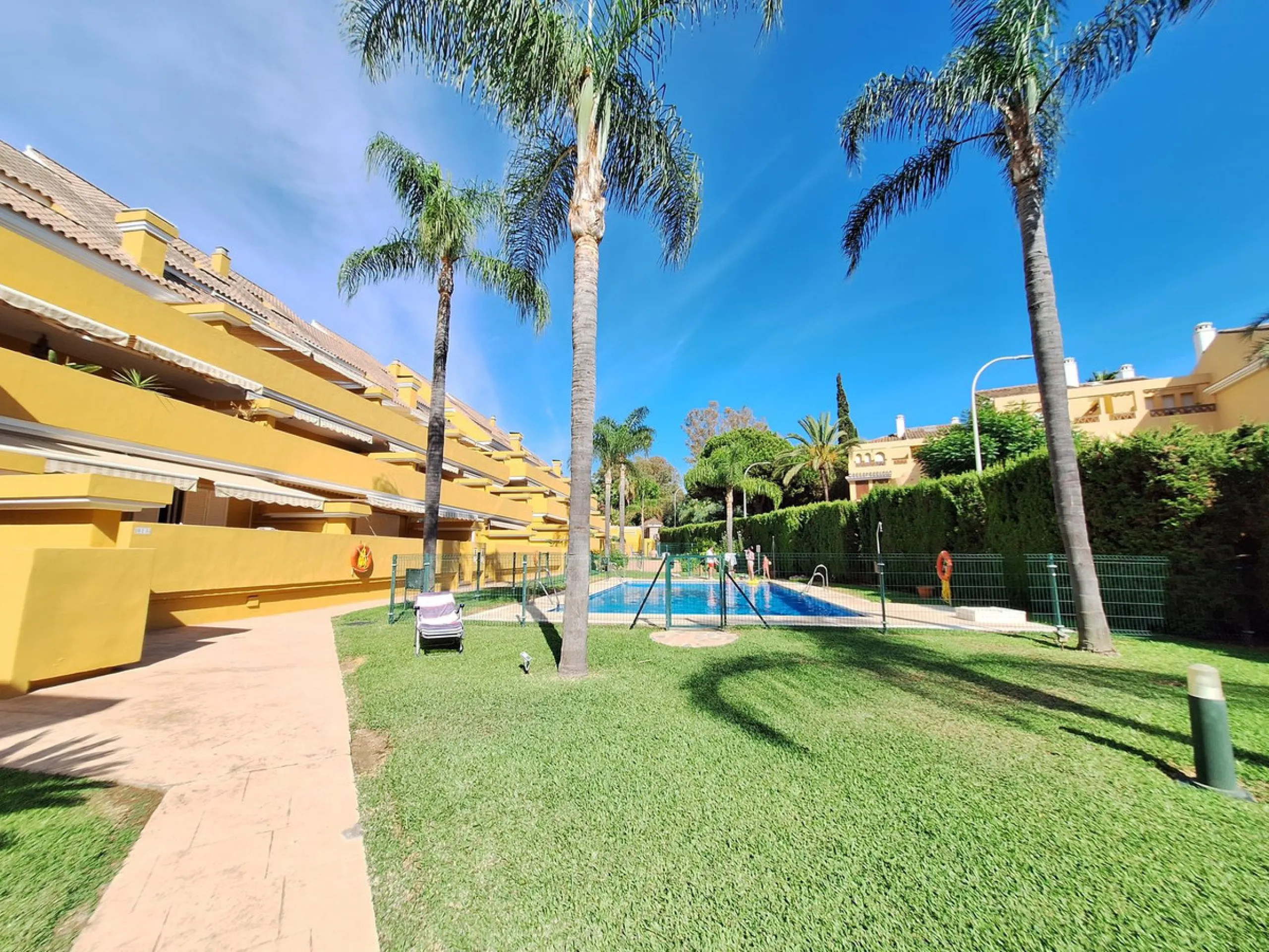 Apartment - Penthouse Duplex в продаже в Marbella, Málaga. В доме 2 спален и 2 ванных комнат. Площадь дома 107 м²