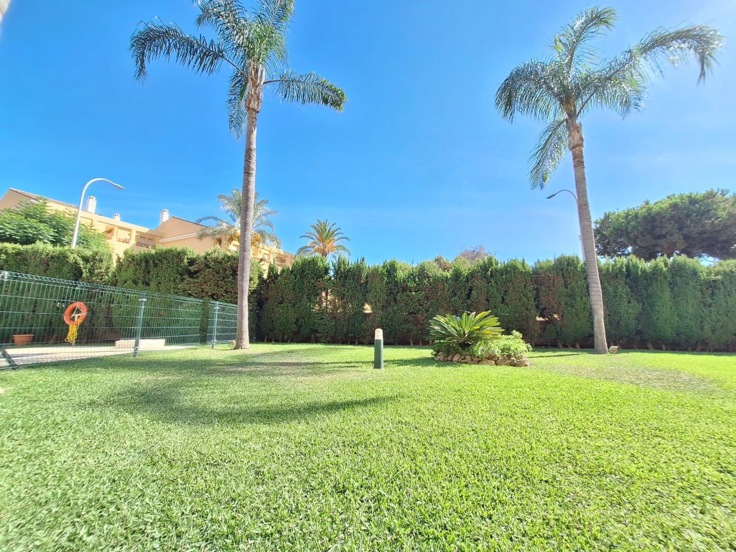 Apartment - Penthouse Duplex в продаже в Marbella, Málaga. В доме 2 спален и 2 ванных комнат. Площадь дома 107 м²