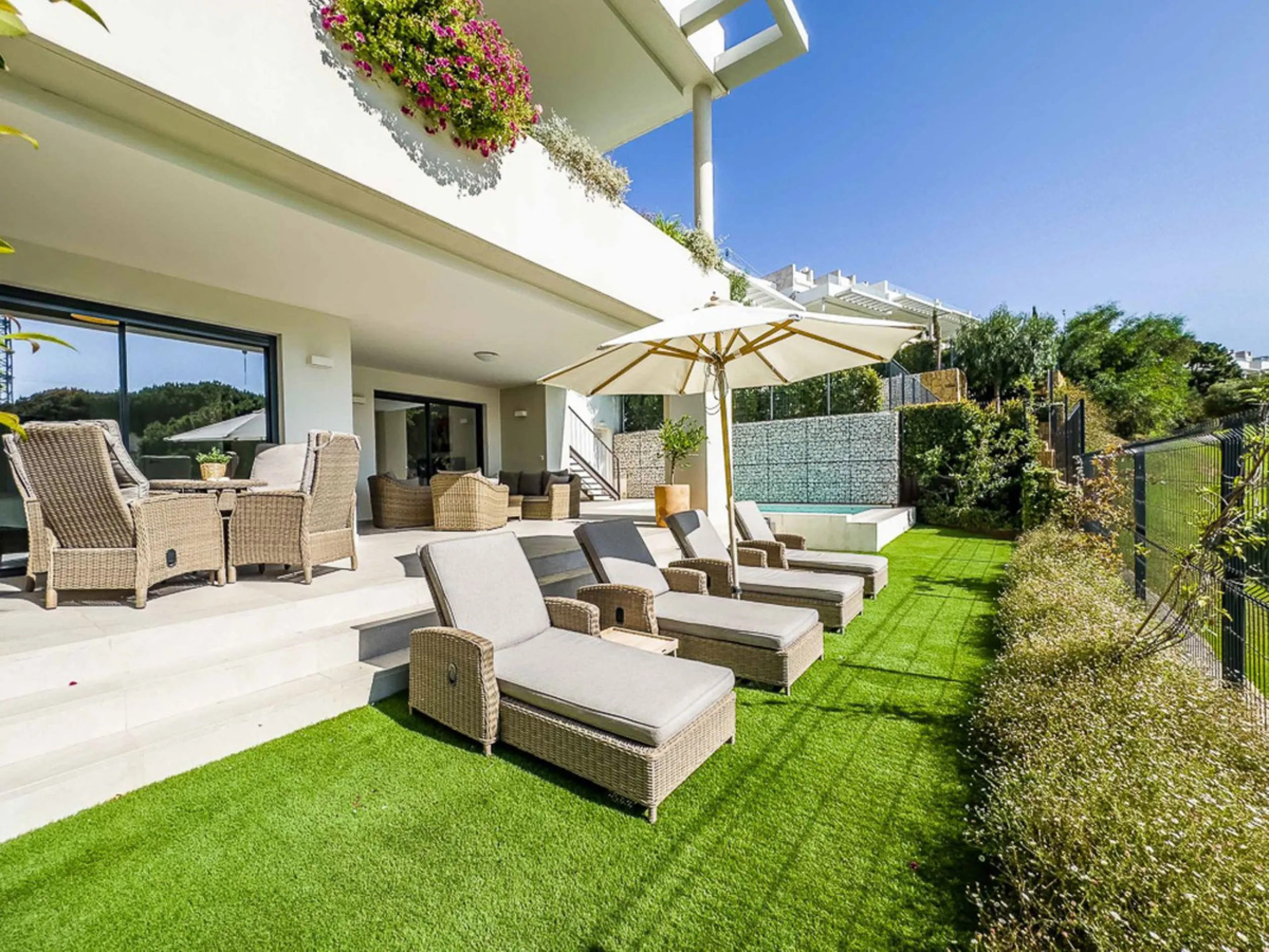 Luxury Semi-detached Villa with Private Pool in the Cape, Cabopino, Marbella