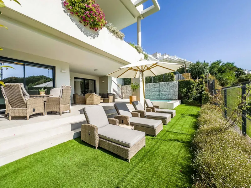Luxury Semi-detached Villa with Private Pool in the Cape, Cabopino, Marbella