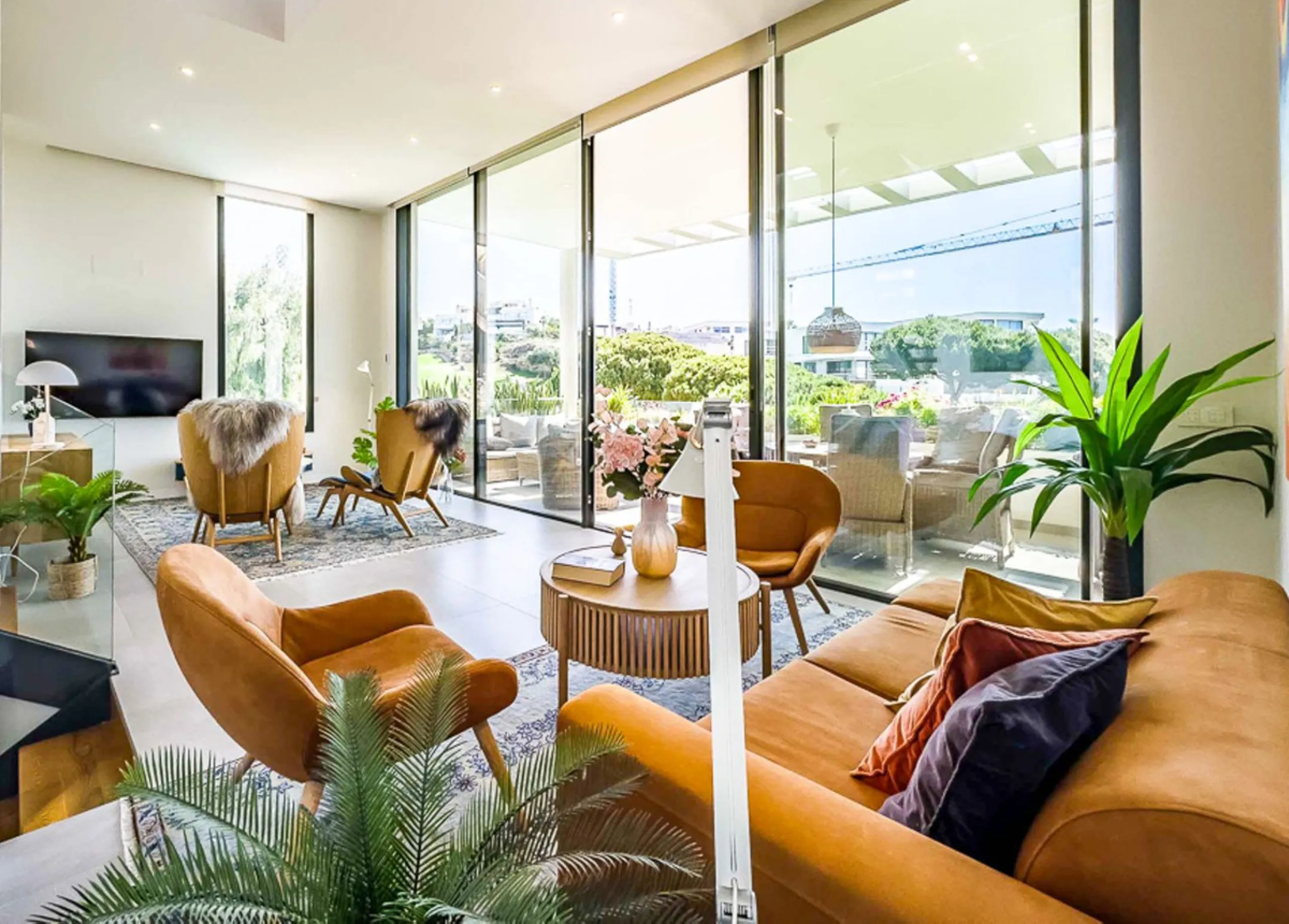 Luxury Semi-detached Villa with Private Pool in the Cape, Cabopino, Marbella