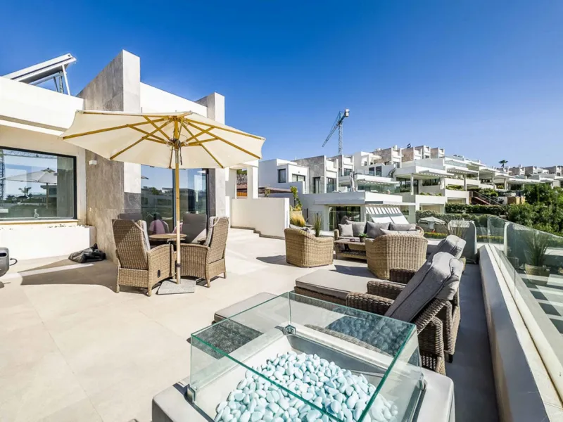Luxury Semi-detached Villa with Private Pool in the Cape, Cabopino, Marbella