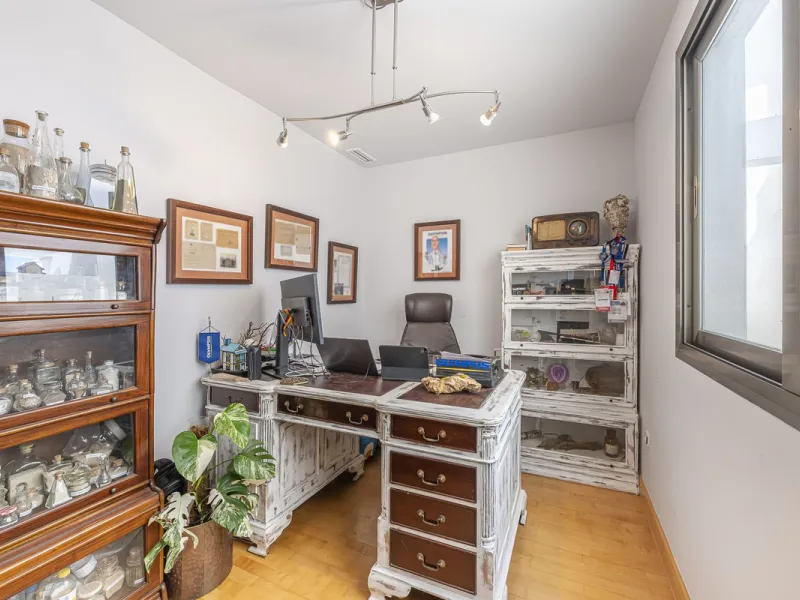 This exceptional triplex penthouse with 470 m² of floor space and 270 m² of usable space plus terraces, garages and storage rooms redefines the concept of living on the Costa del Sol. Located in a luxury development in La Cala de Mijas, just 5 minutes fro