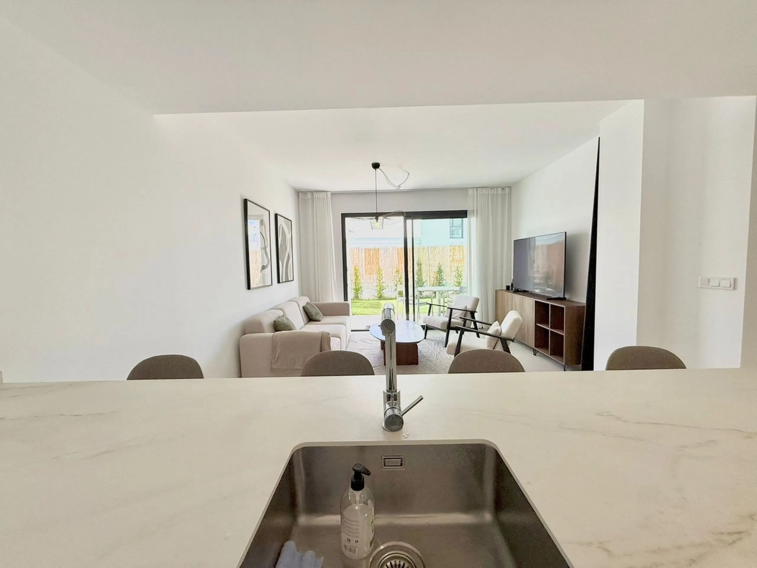 Exclusive Ground-Floor Apartment with Private Garden in Las Lomas del Higuerón – Fuengirola