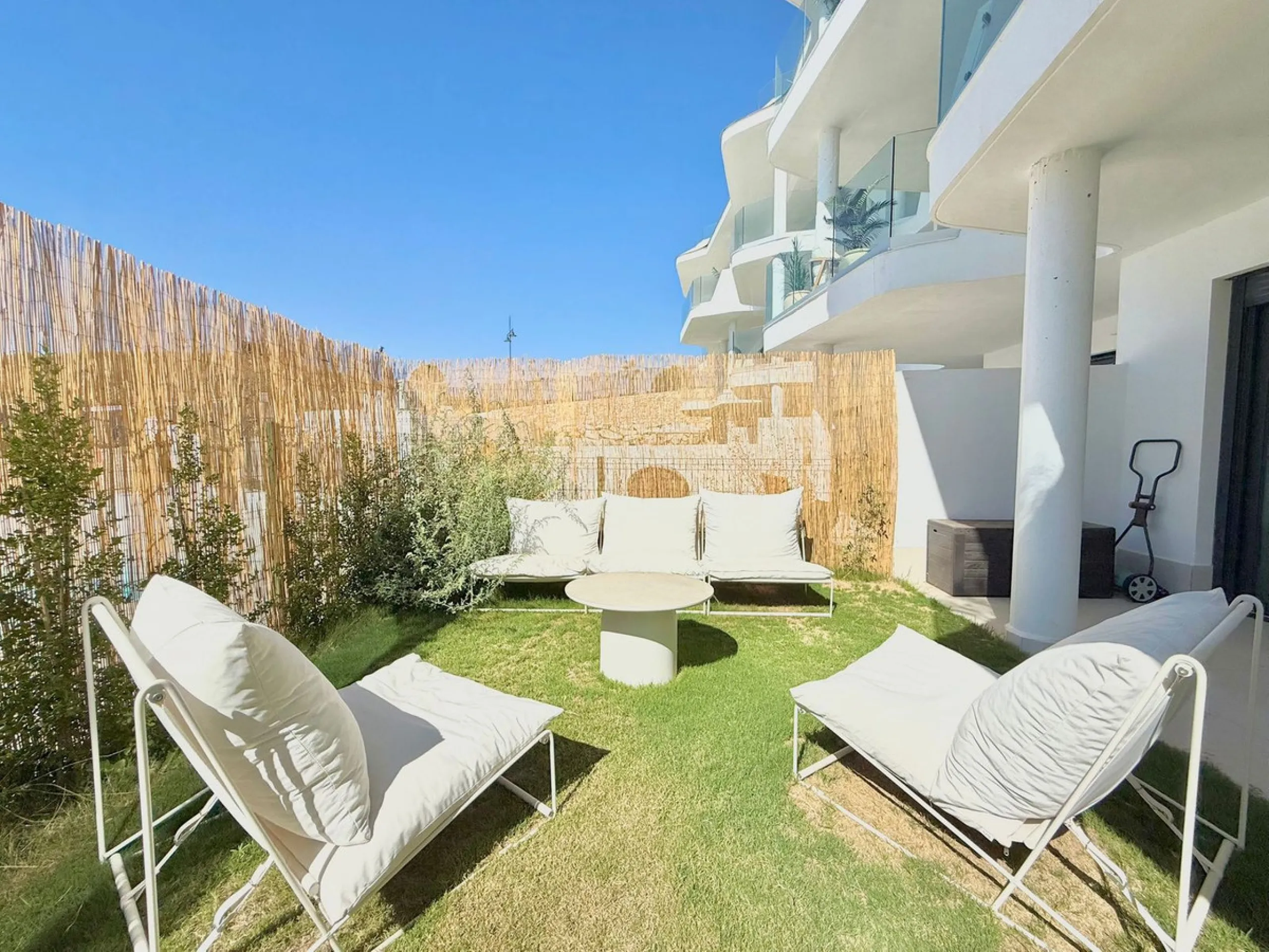 Exclusive Ground-Floor Apartment with Private Garden in Las Lomas del Higuerón – Fuengirola
