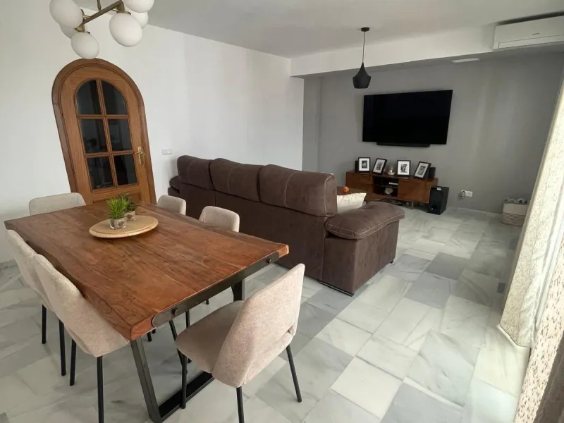 Prime Townhouse in Urb. Atalaya Golf with Rooftop Terrace & Sea Views – Exclusive Costa del Sol Living Surrounded by Golf Courses!