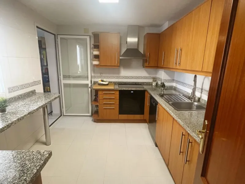 Prime Townhouse in Urb. Atalaya Golf with Rooftop Terrace & Sea Views – Exclusive Costa del Sol Living Surrounded by Golf Courses!