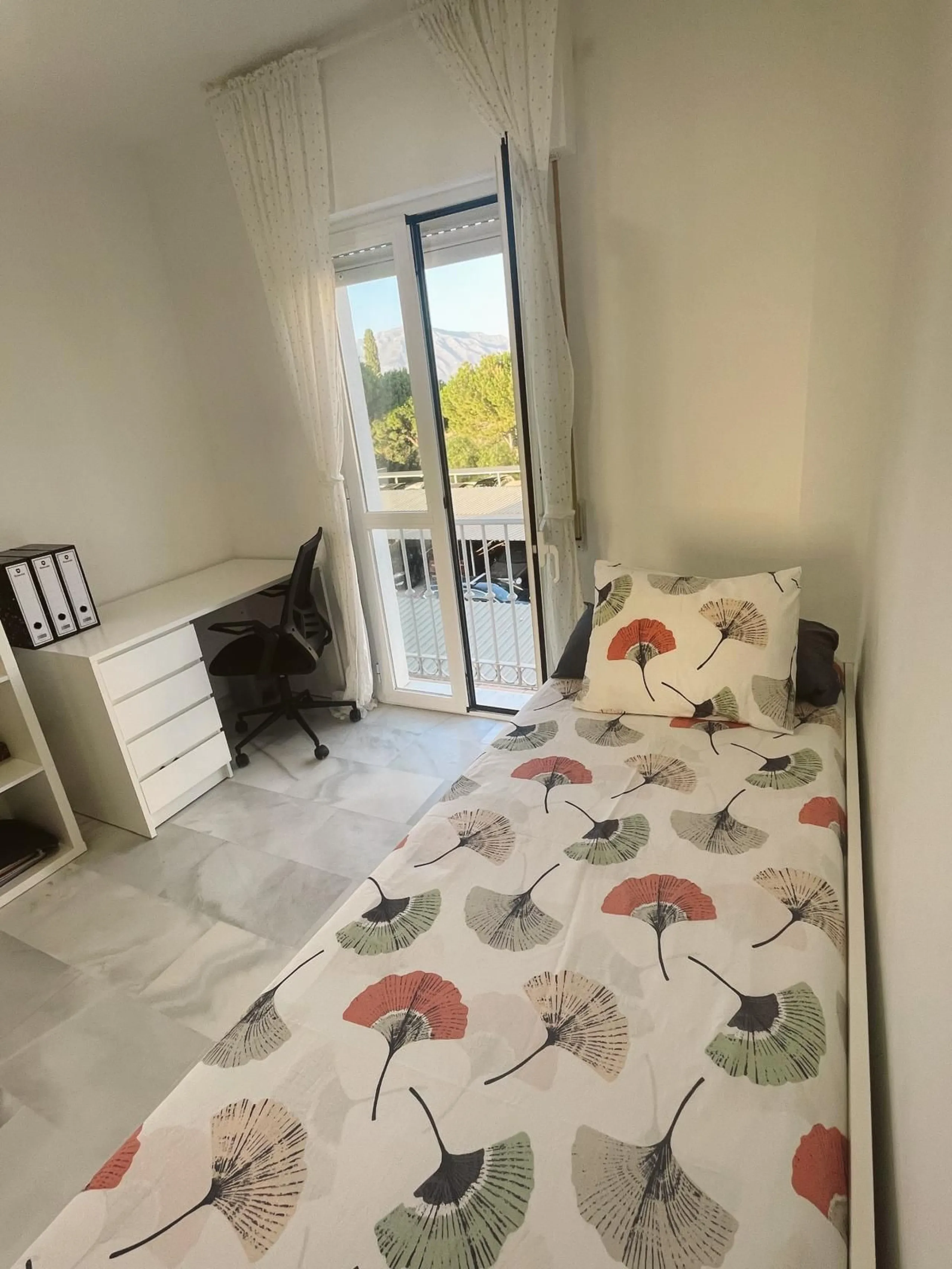 Prime Townhouse in Urb. Atalaya Golf with Rooftop Terrace & Sea Views – Exclusive Costa del Sol Living Surrounded by Golf Courses!
