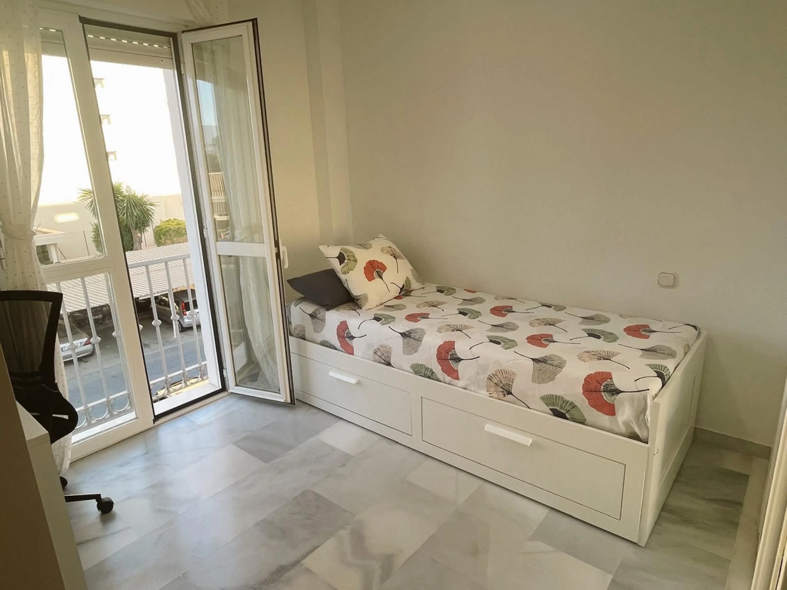 Prime Townhouse in Urb. Atalaya Golf with Rooftop Terrace & Sea Views – Exclusive Costa del Sol Living Surrounded by Golf Courses!