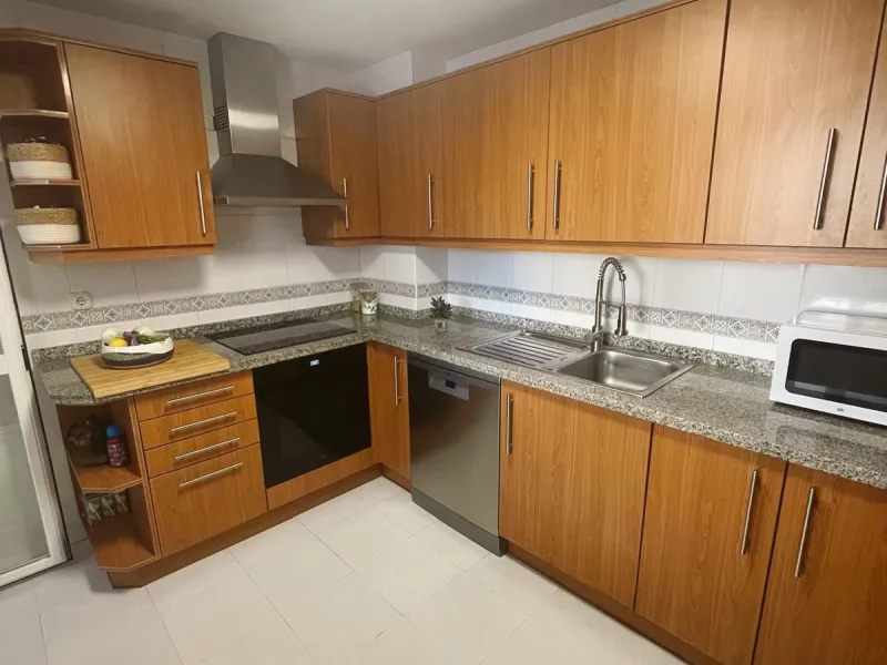 Prime Townhouse in Urb. Atalaya Golf with Rooftop Terrace & Sea Views – Exclusive Costa del Sol Living Surrounded by Golf Courses!