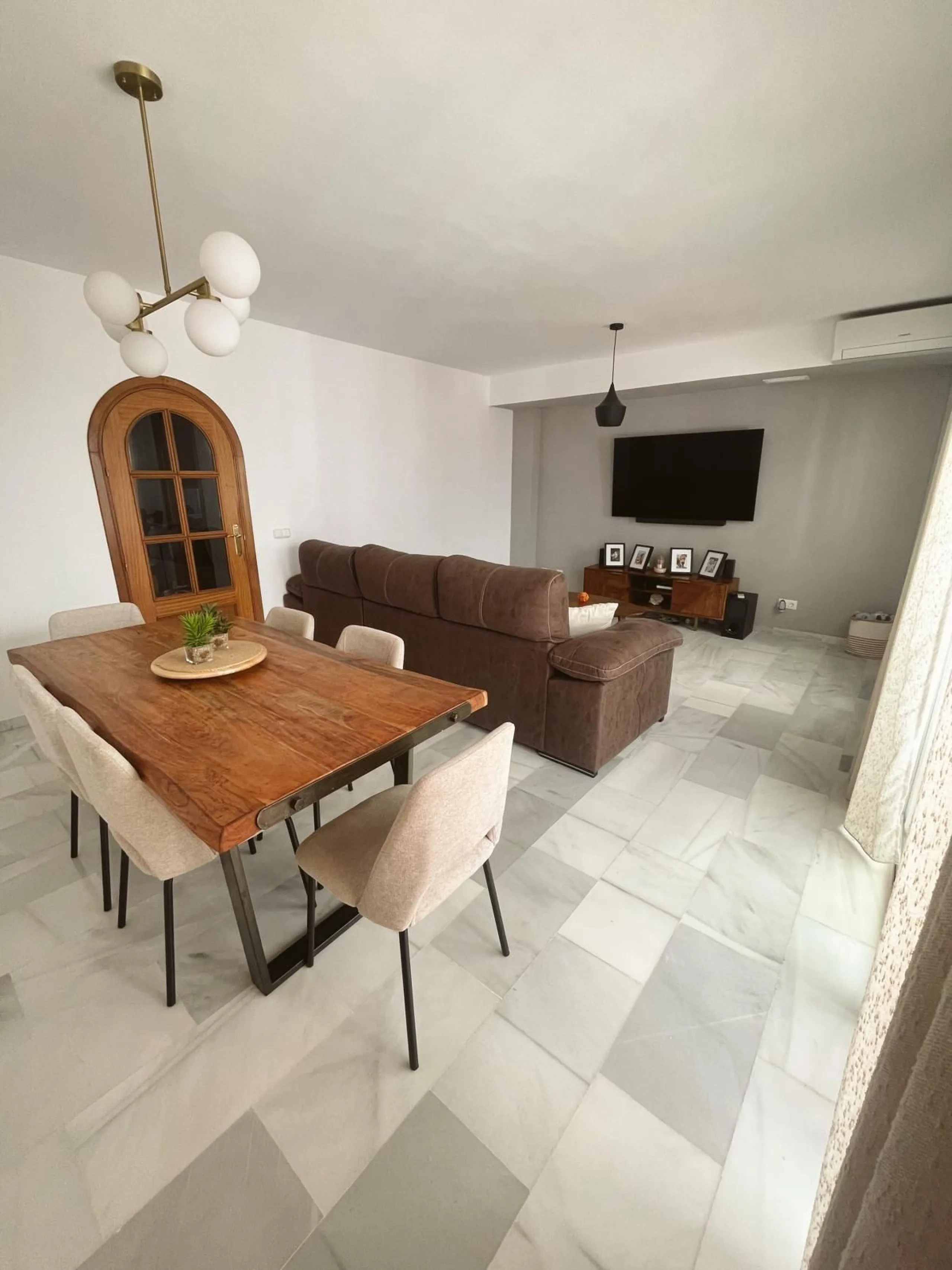 Prime Townhouse in Urb. Atalaya Golf with Rooftop Terrace & Sea Views – Exclusive Costa del Sol Living Surrounded by Golf Courses!