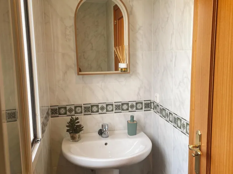 Prime Townhouse in Urb. Atalaya Golf with Rooftop Terrace & Sea Views – Exclusive Costa del Sol Living Surrounded by Golf Courses!