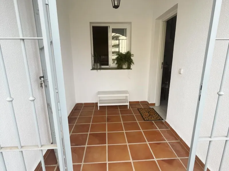Prime Townhouse in Urb. Atalaya Golf with Rooftop Terrace & Sea Views – Exclusive Costa del Sol Living Surrounded by Golf Courses!