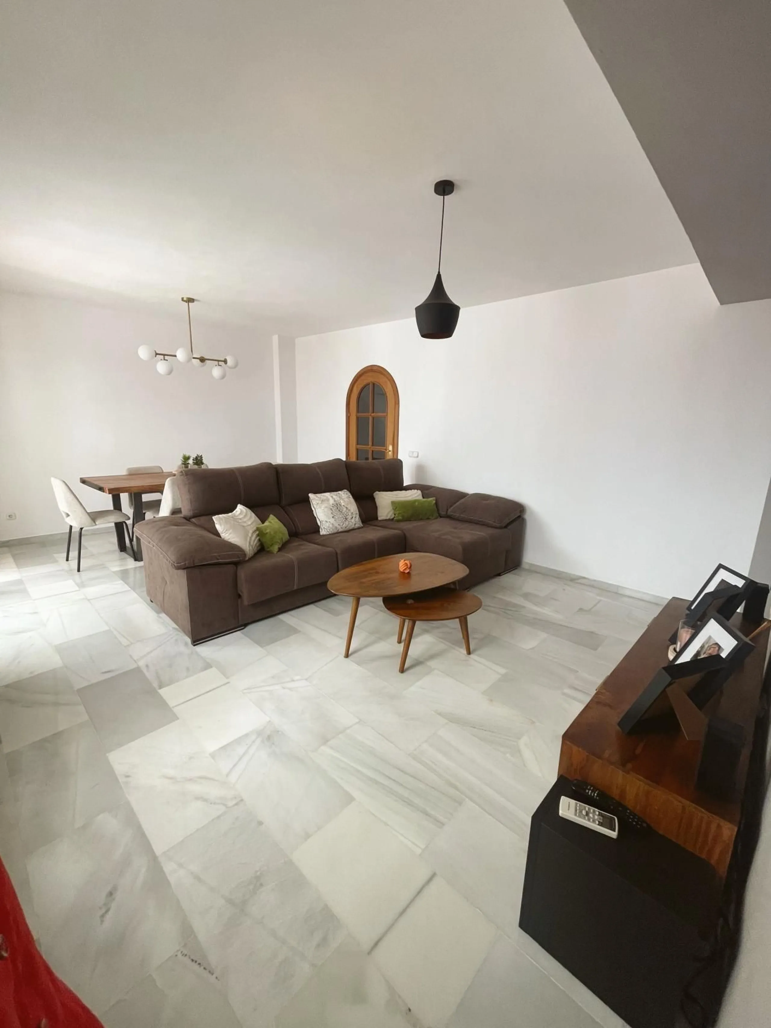 Prime Townhouse in Urb. Atalaya Golf with Rooftop Terrace & Sea Views – Exclusive Costa del Sol Living Surrounded by Golf Courses!