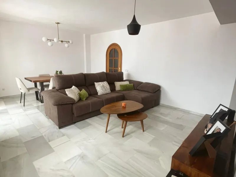 Prime Townhouse in Urb. Atalaya Golf with Rooftop Terrace & Sea Views – Exclusive Costa del Sol Living Surrounded by Golf Courses!