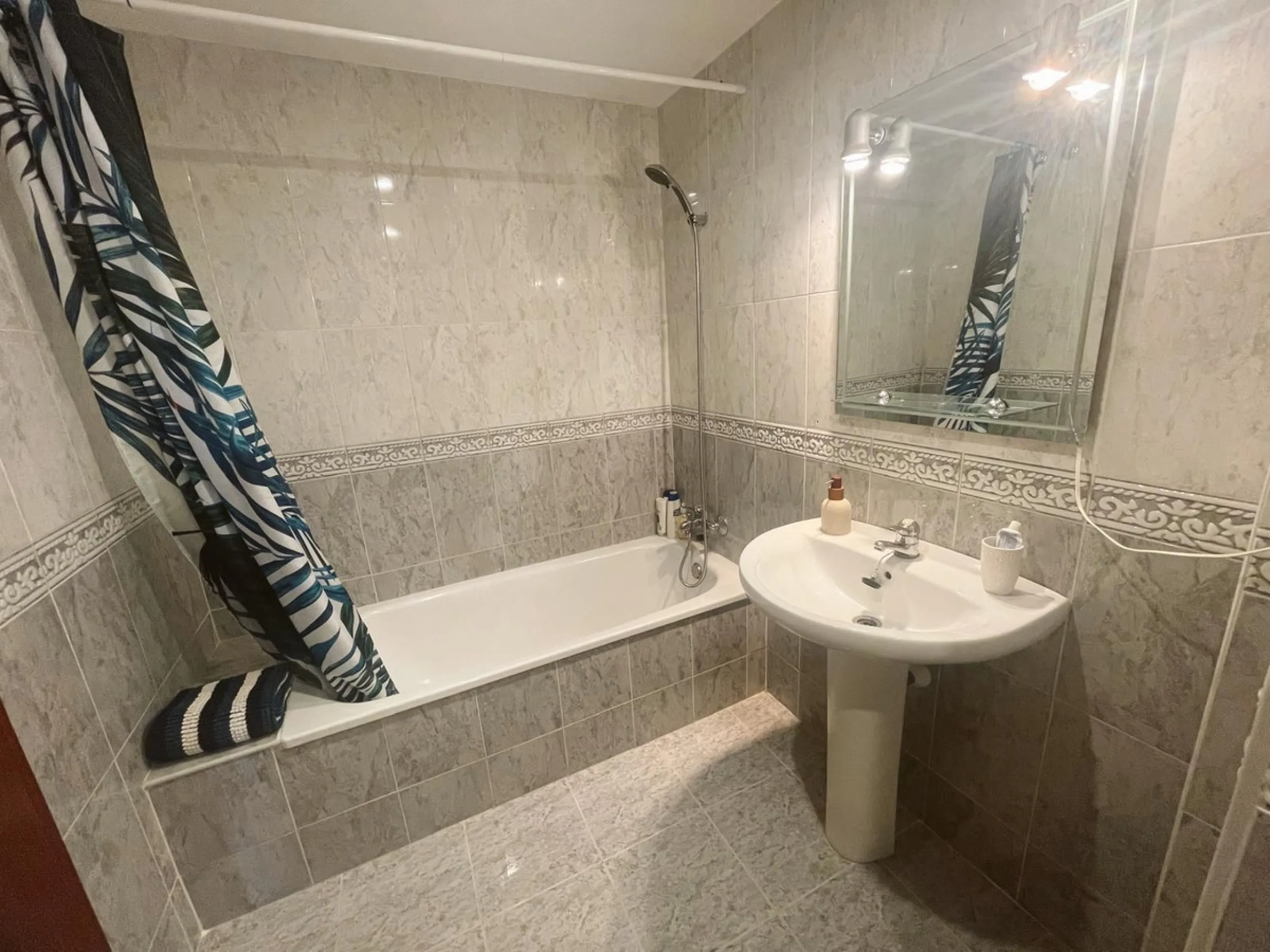 Prime Townhouse in Urb. Atalaya Golf with Rooftop Terrace & Sea Views – Exclusive Costa del Sol Living Surrounded by Golf Courses!