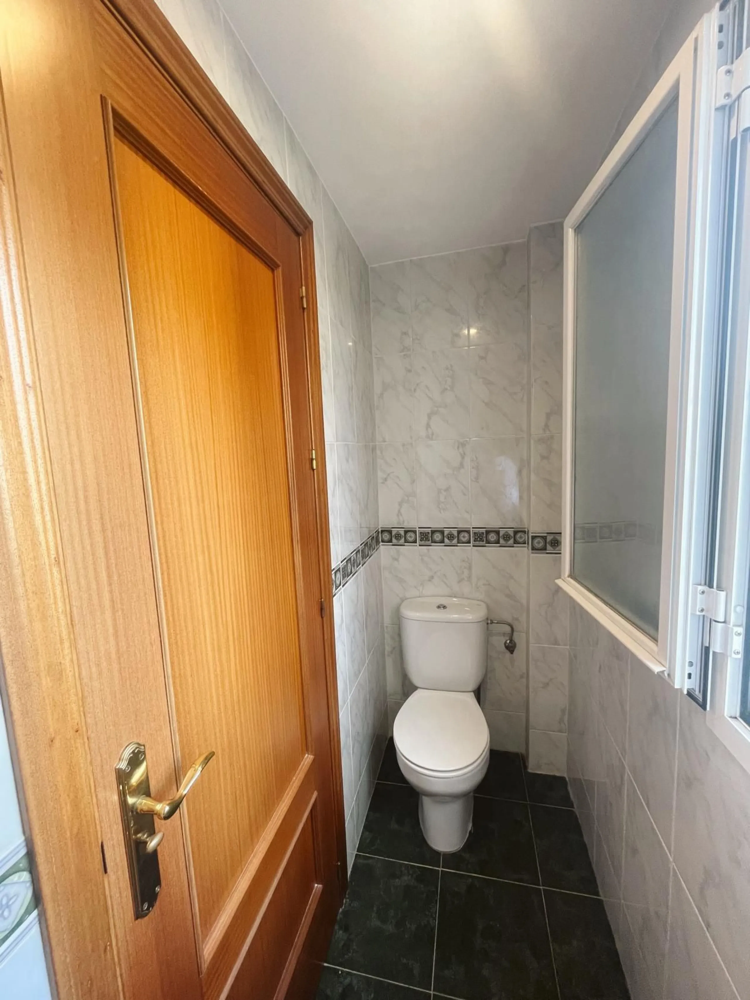 Prime Townhouse in Urb. Atalaya Golf with Rooftop Terrace & Sea Views – Exclusive Costa del Sol Living Surrounded by Golf Courses!