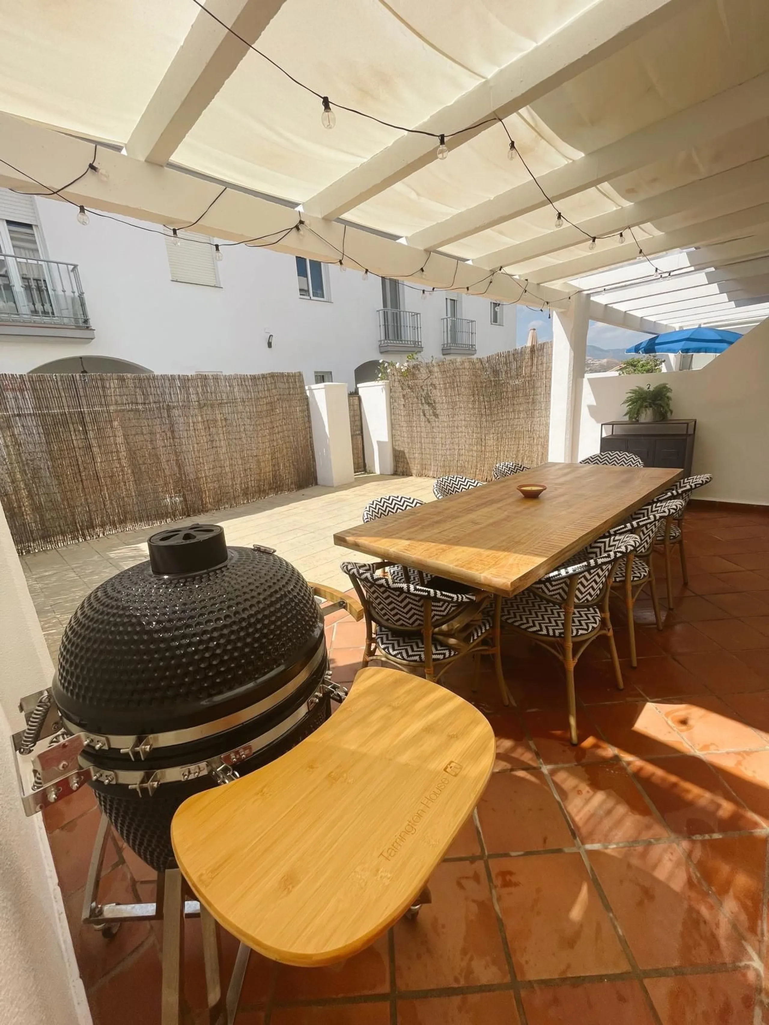 Prime Townhouse in Urb. Atalaya Golf with Rooftop Terrace & Sea Views – Exclusive Costa del Sol Living Surrounded by Golf Courses!