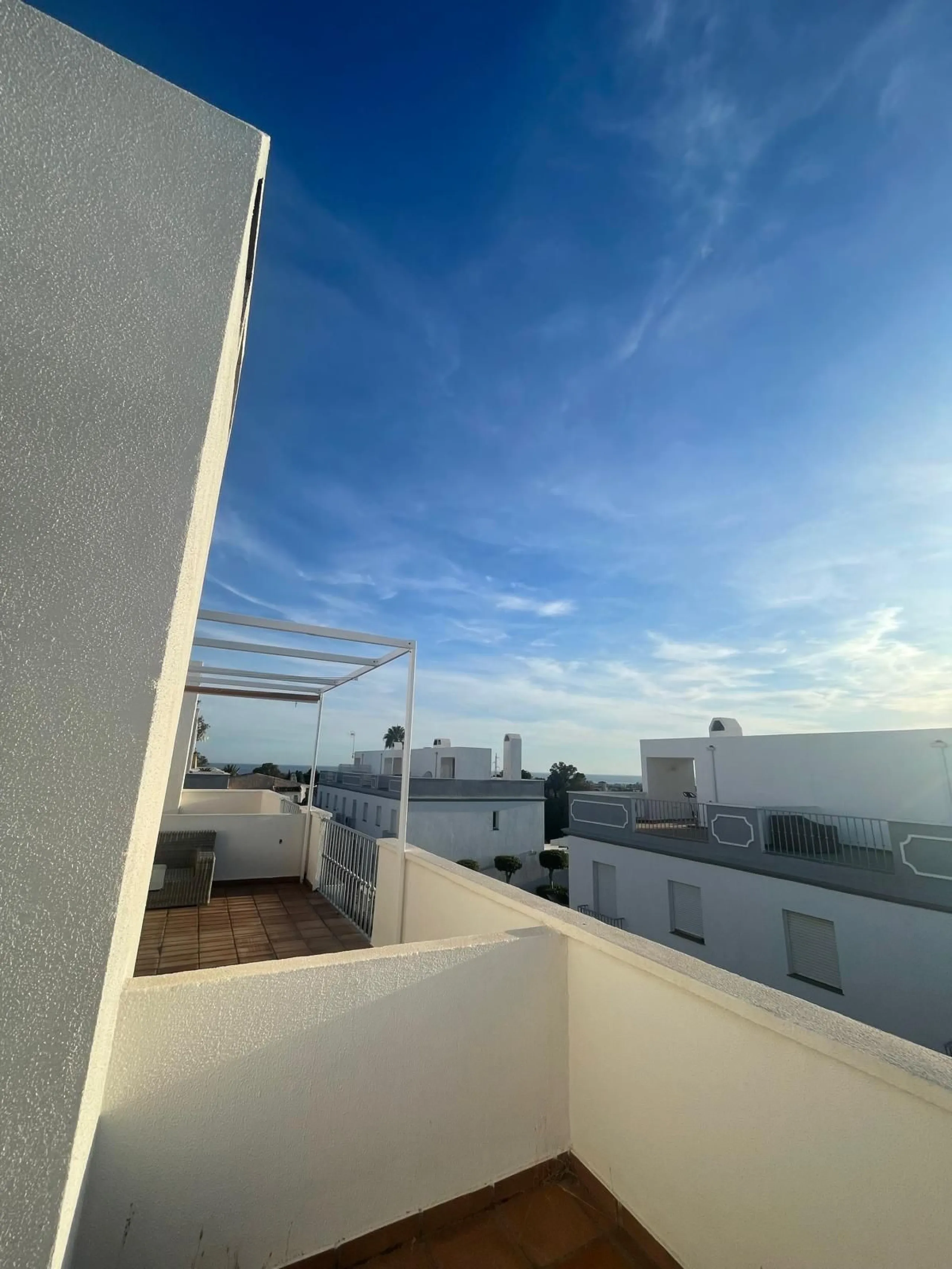 Prime Townhouse in Urb. Atalaya Golf with Rooftop Terrace & Sea Views – Exclusive Costa del Sol Living Surrounded by Golf Courses!