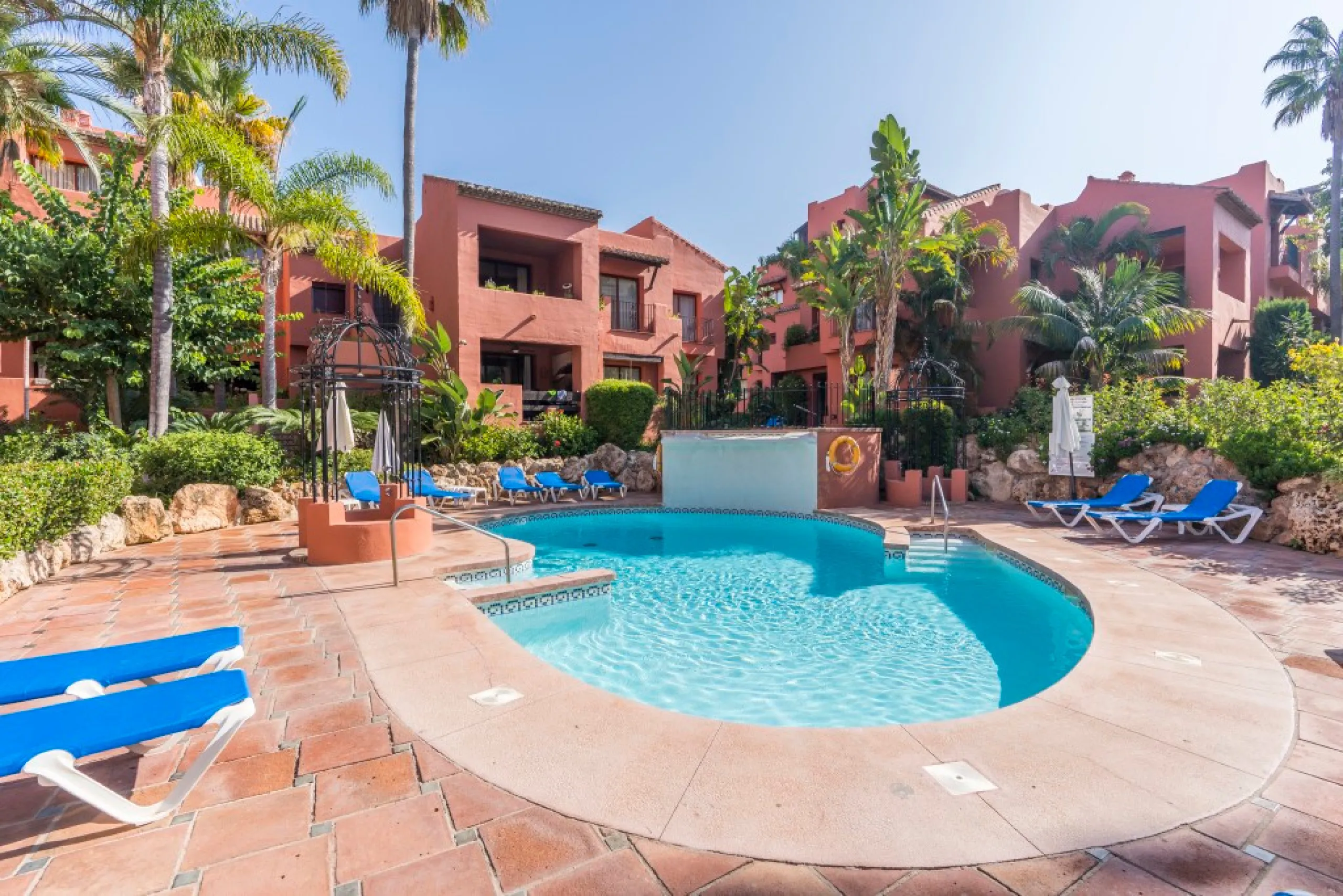 Apartment - Penthouse в продаже в Marbella, Málaga. В доме 3 спален и 2 ванных комнат. Площадь дома 144 м²