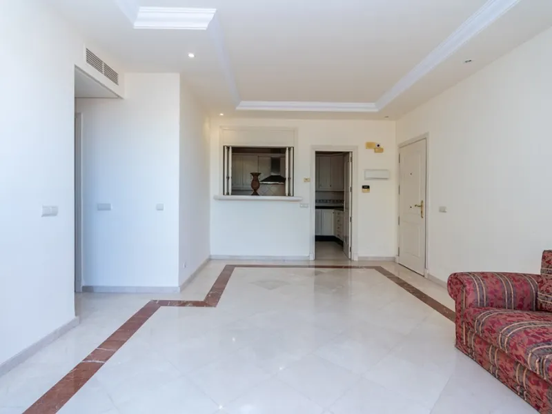 Apartment - Penthouse в продаже в Marbella, Málaga. В доме 3 спален и 2 ванных комнат. Площадь дома 144 м²