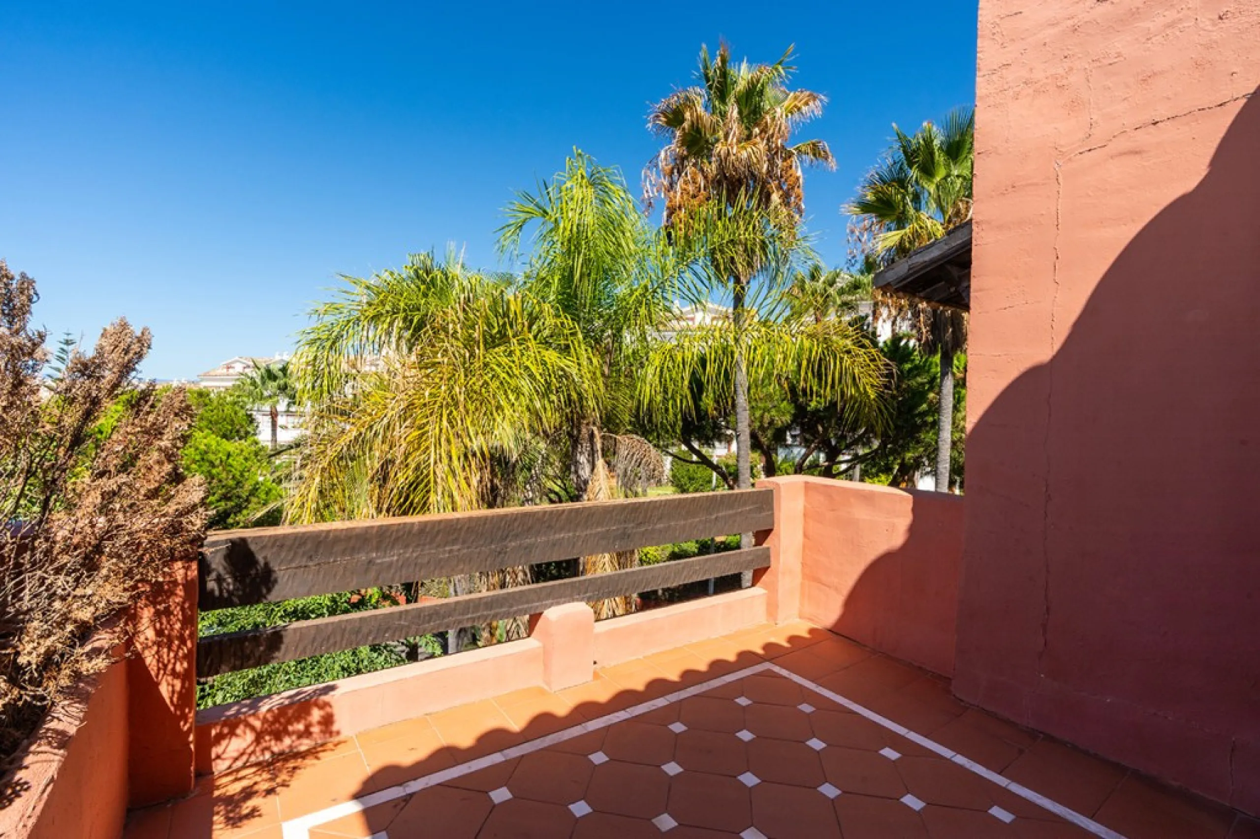 Apartment - Penthouse в продаже в Marbella, Málaga. В доме 3 спален и 2 ванных комнат. Площадь дома 144 м²