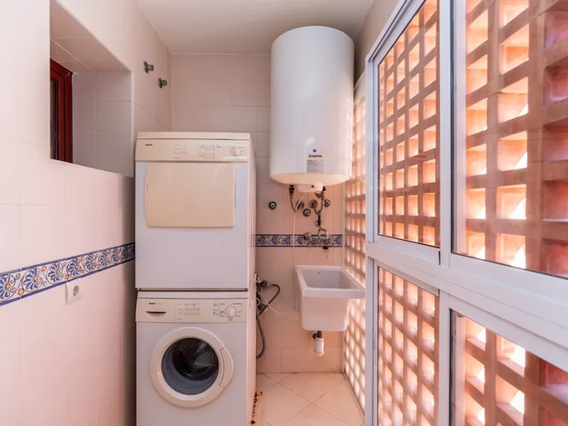 Apartment - Penthouse в продаже в Marbella, Málaga. В доме 3 спален и 2 ванных комнат. Площадь дома 144 м²
