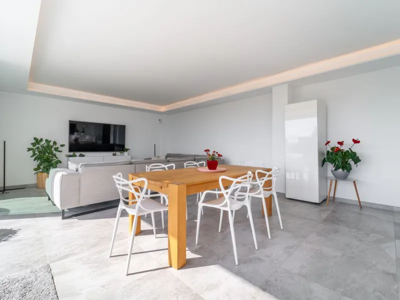 Welcome to this stunning penthouse apartment offering breathtaking panoramic sea views. Upon entering the property, either via the front door or personal lift, you will be immediately captivated by the magnificent panoramic sea views. The spacious living 