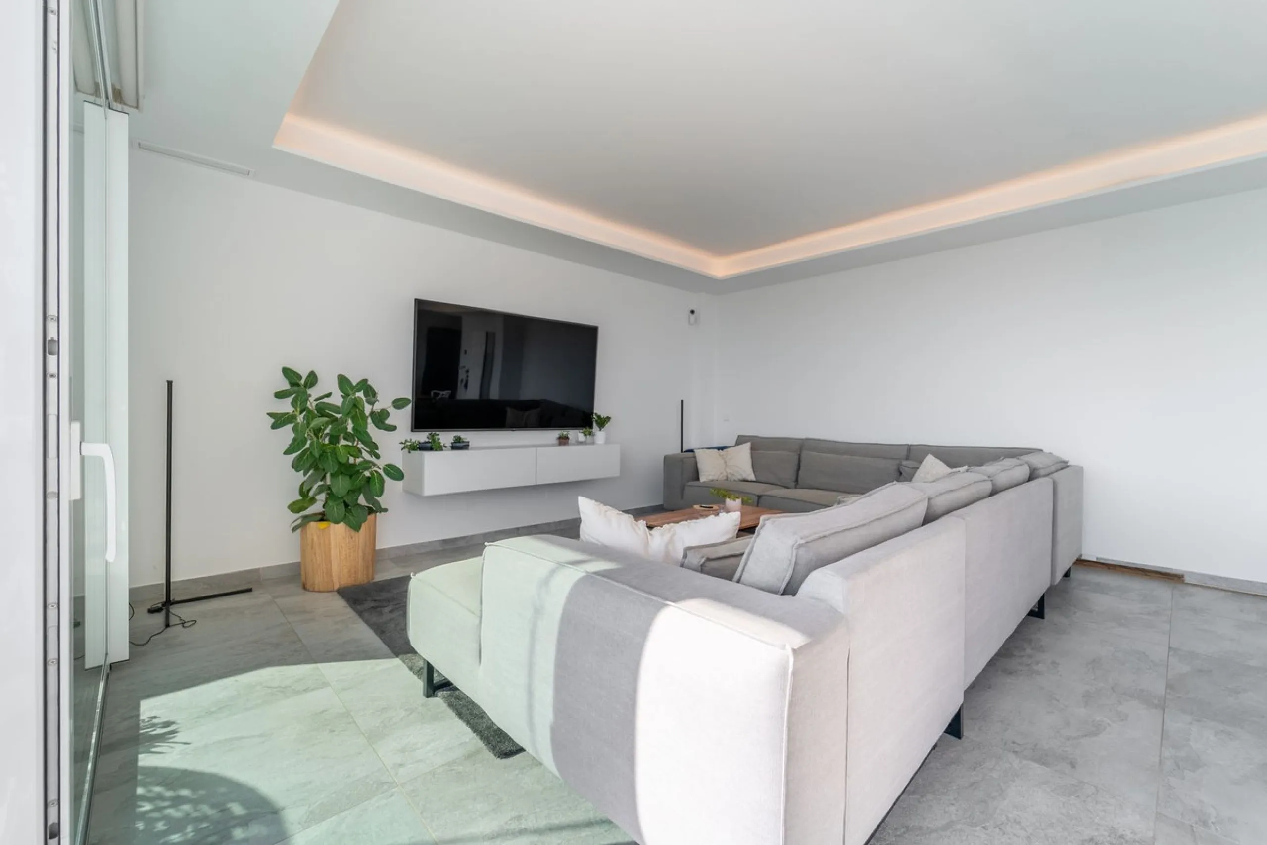 Welcome to this stunning penthouse apartment offering breathtaking panoramic sea views. Upon entering the property, either via the front door or personal lift, you will be immediately captivated by the magnificent panoramic sea views. The spacious living 