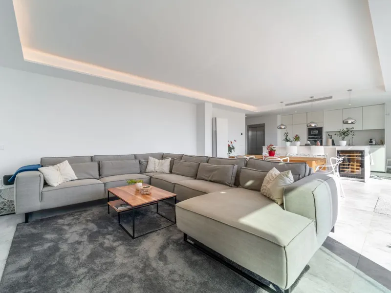 Welcome to this stunning penthouse apartment offering breathtaking panoramic sea views. Upon entering the property, either via the front door or personal lift, you will be immediately captivated by the magnificent panoramic sea views. The spacious living 