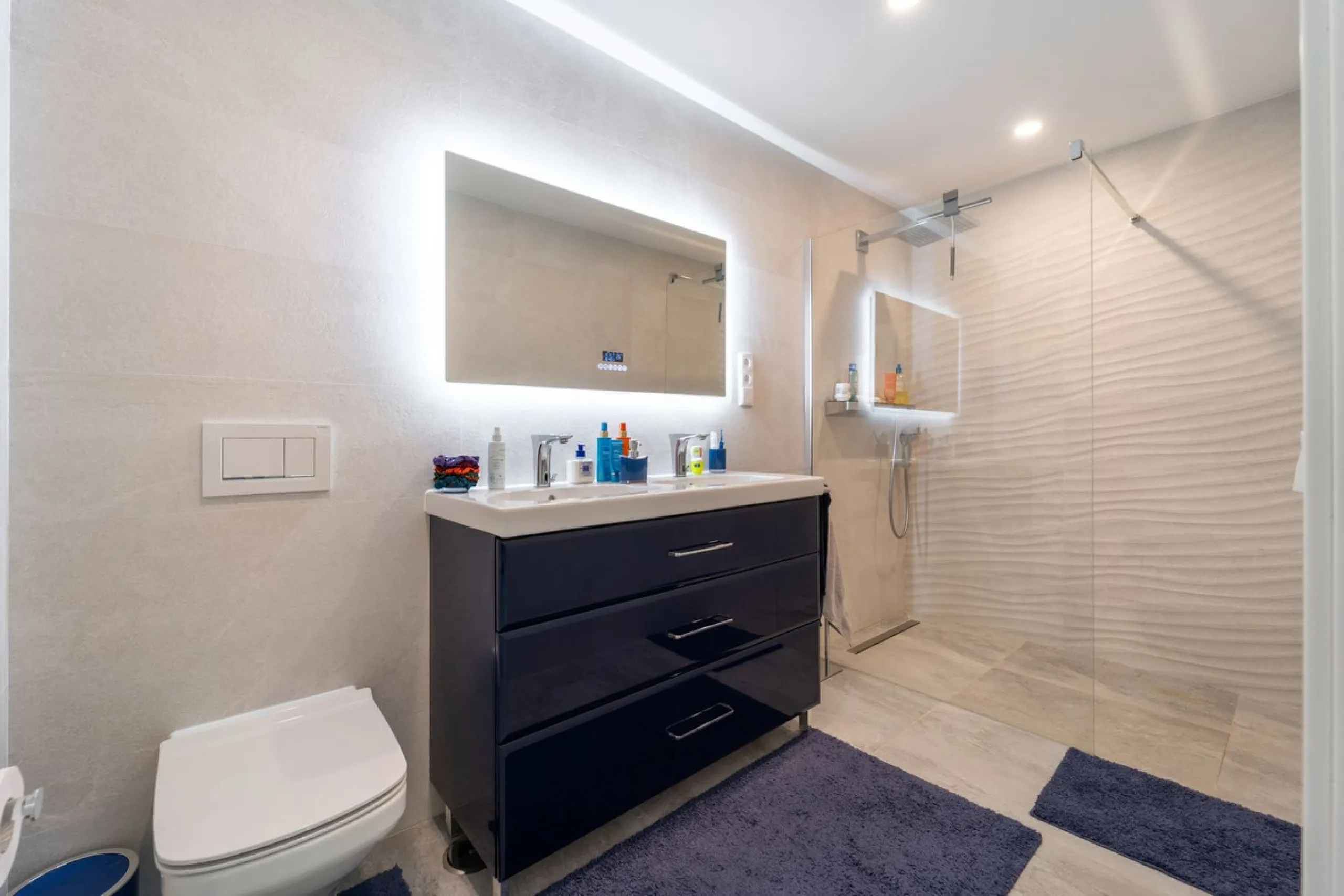 Welcome to this stunning penthouse apartment offering breathtaking panoramic sea views. Upon entering the property, either via the front door or personal lift, you will be immediately captivated by the magnificent panoramic sea views. The spacious living 