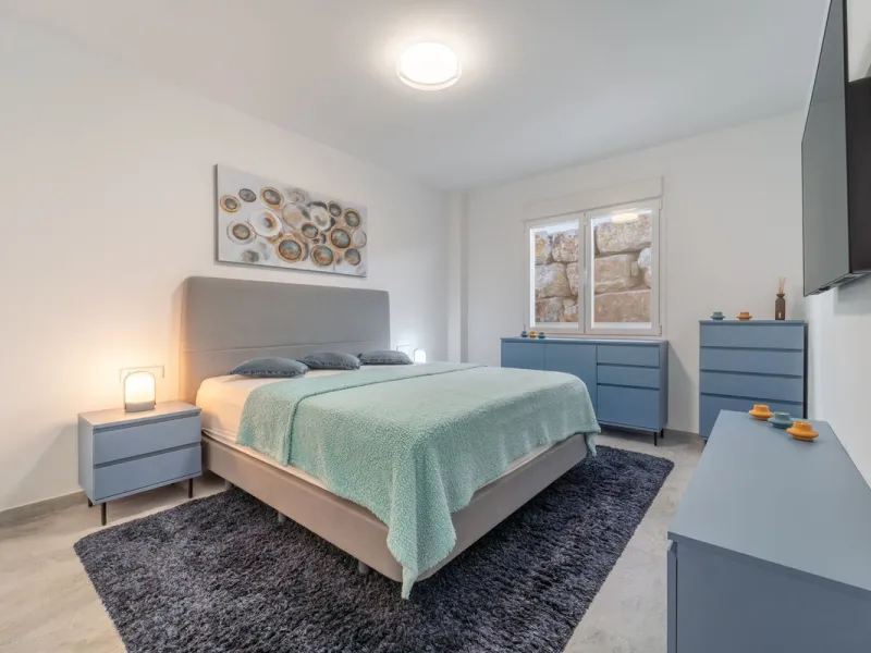 Welcome to this stunning penthouse apartment offering breathtaking panoramic sea views. Upon entering the property, either via the front door or personal lift, you will be immediately captivated by the magnificent panoramic sea views. The spacious living 