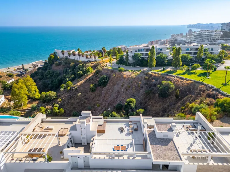 Welcome to this stunning penthouse apartment offering breathtaking panoramic sea views. Upon entering the property, either via the front door or personal lift, you will be immediately captivated by the magnificent panoramic sea views. The spacious living 