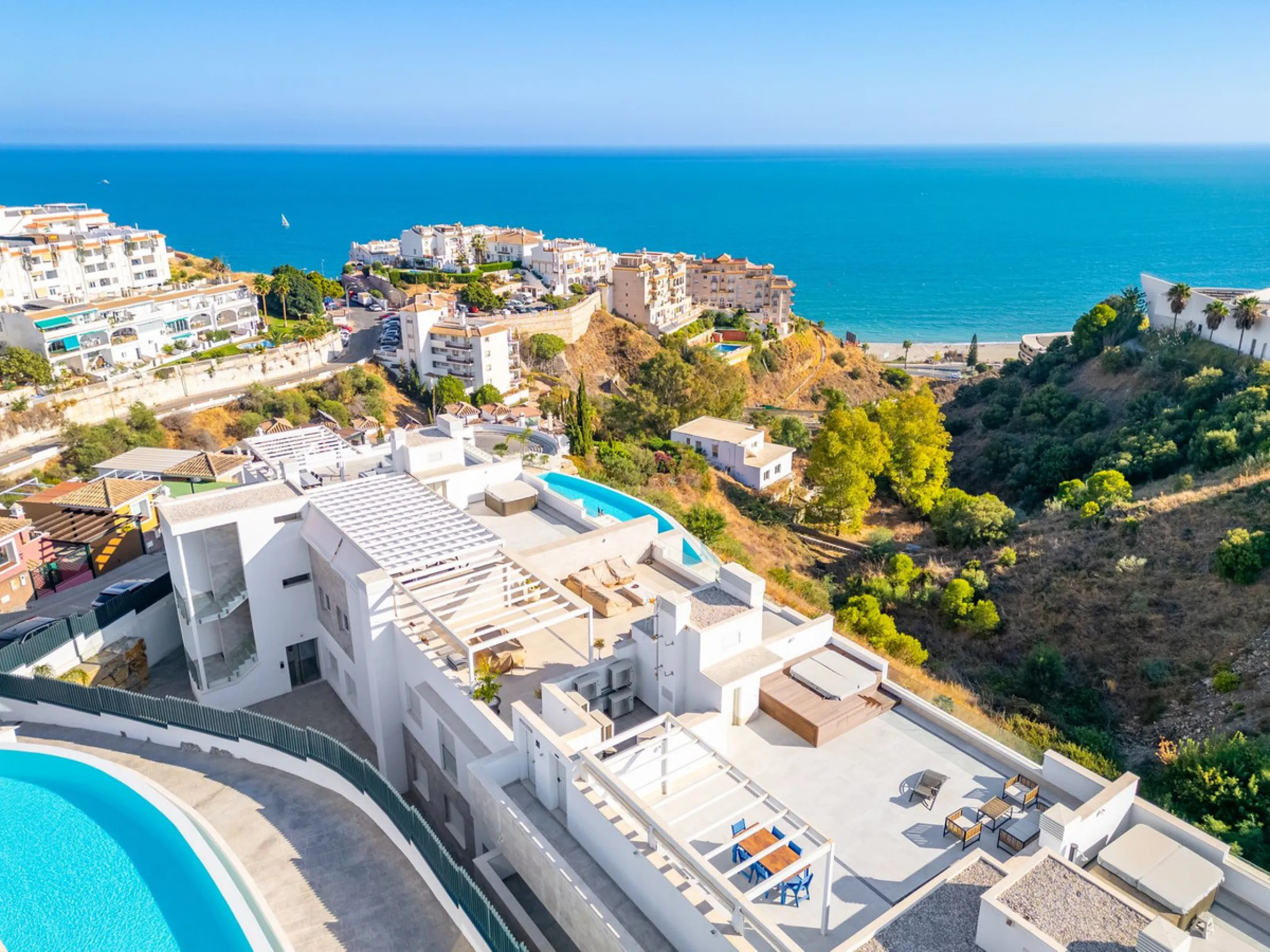 Welcome to this stunning penthouse apartment offering breathtaking panoramic sea views. Upon entering the property, either via the front door or personal lift, you will be immediately captivated by the magnificent panoramic sea views. The spacious living 