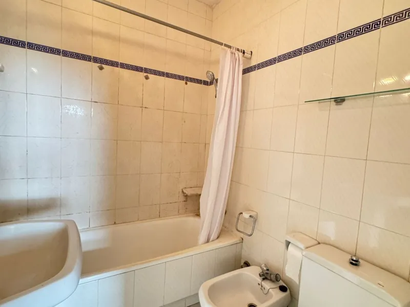 Apartment - Middle Floor Apartment в продаже в Marbella, Málaga. В доме 1 спален и 1 ванных комнат. Площадь дома 49 м²