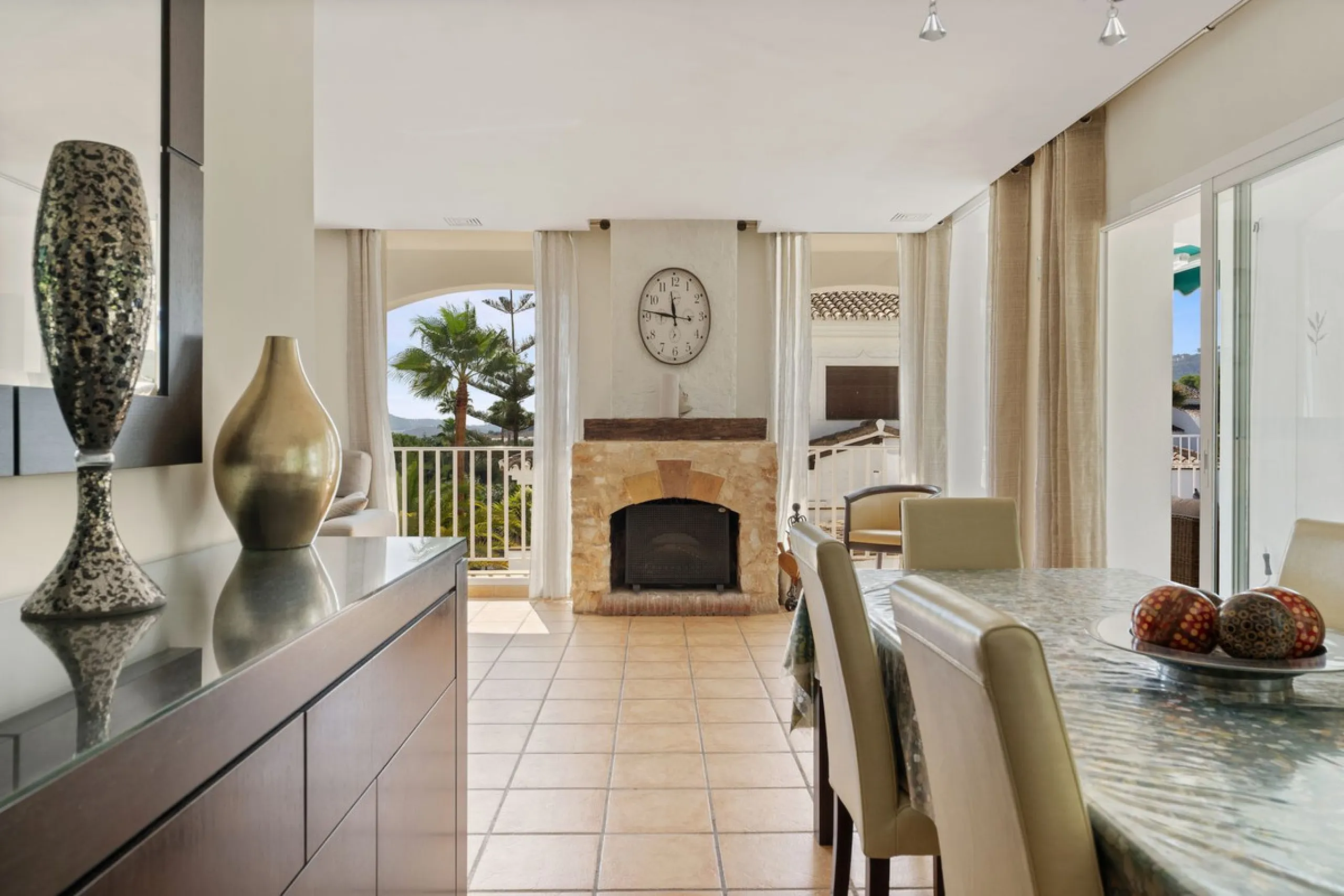 House - Detached Villa в продаже в Coín, Málaga. В доме 4 спален и 5 ванных комнат. Площадь дома 223 м². Площадь участка 600 м²