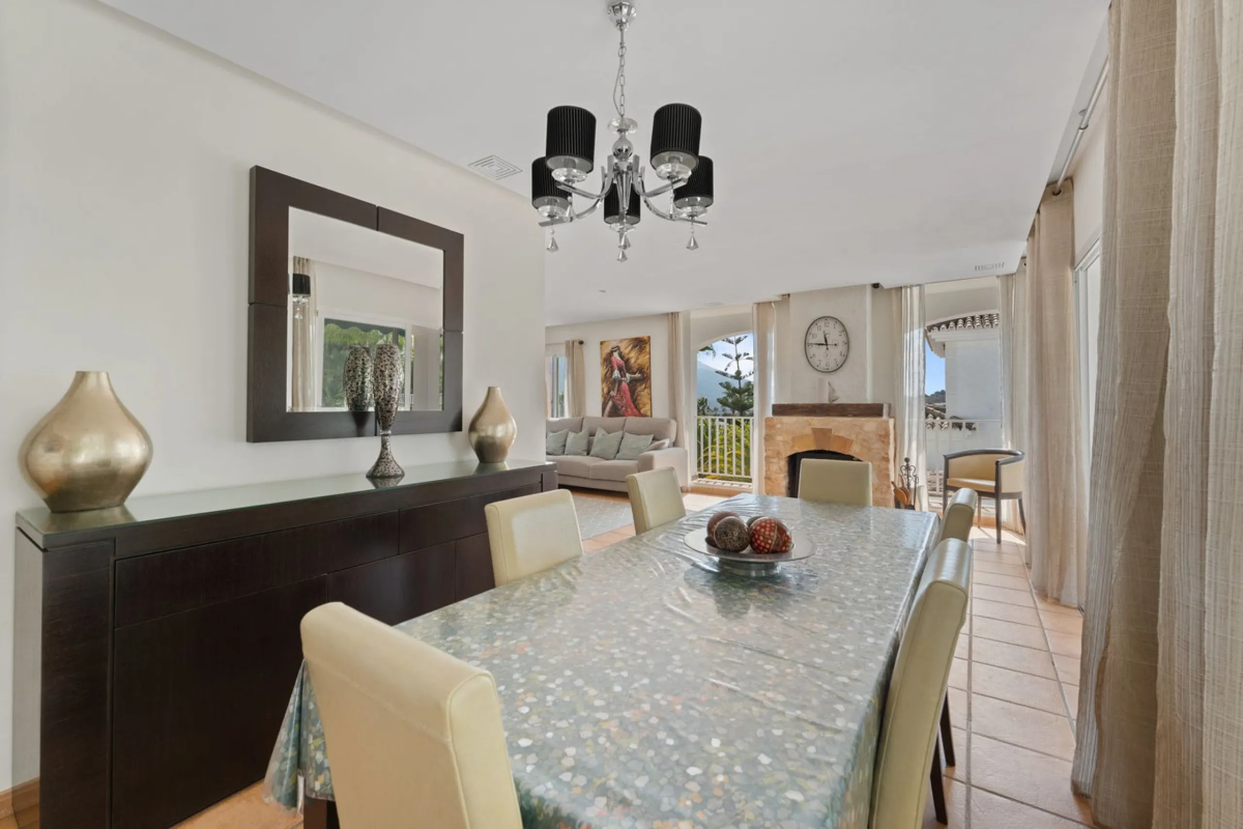 House - Detached Villa в продаже в Coín, Málaga. В доме 4 спален и 5 ванных комнат. Площадь дома 223 м². Площадь участка 600 м²