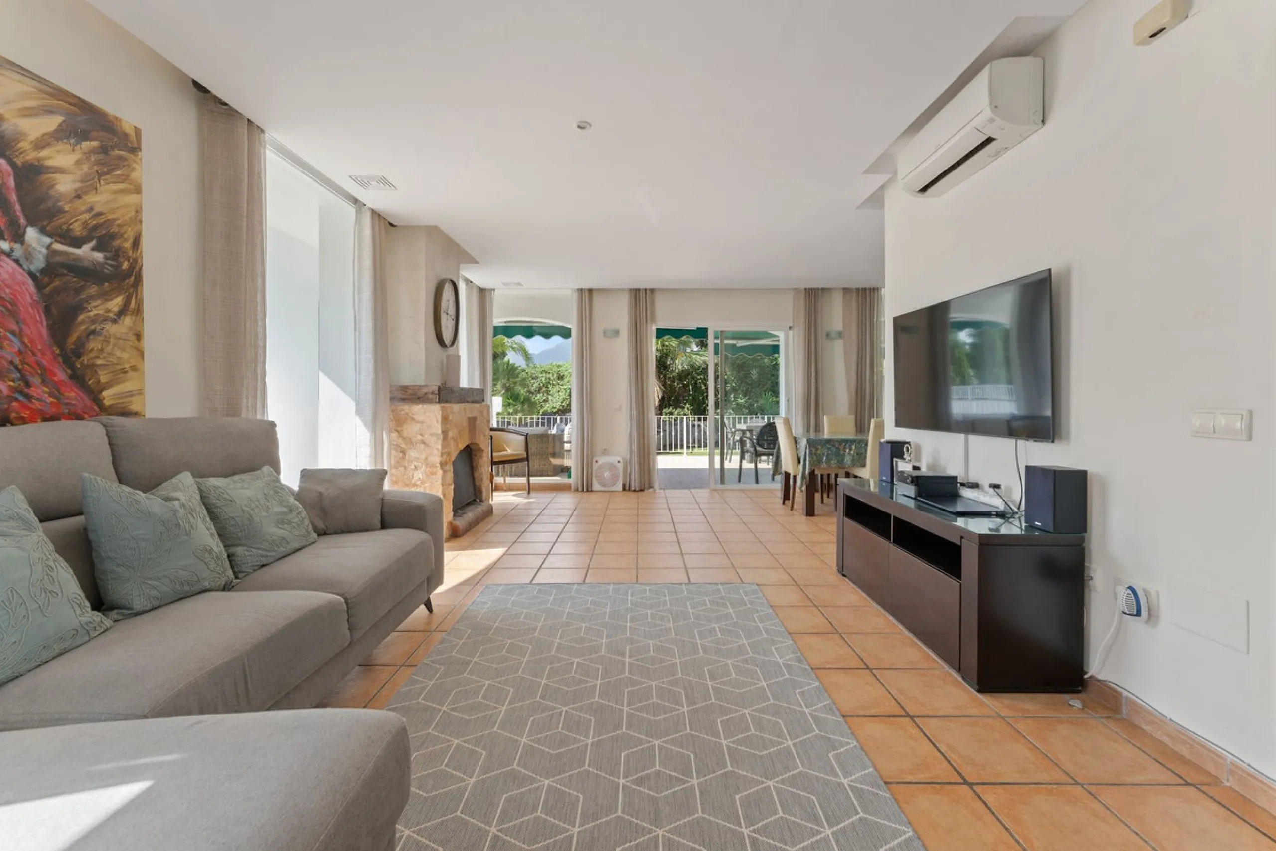 House - Detached Villa в продаже в Coín, Málaga. В доме 4 спален и 5 ванных комнат. Площадь дома 223 м². Площадь участка 600 м²