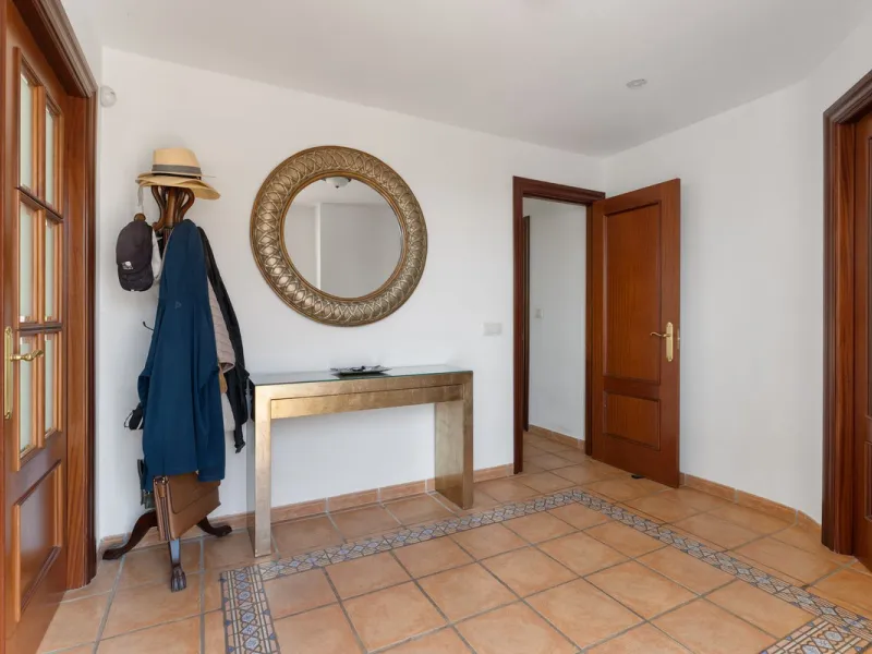 House - Detached Villa в продаже в Coín, Málaga. В доме 4 спален и 5 ванных комнат. Площадь дома 223 м². Площадь участка 600 м²