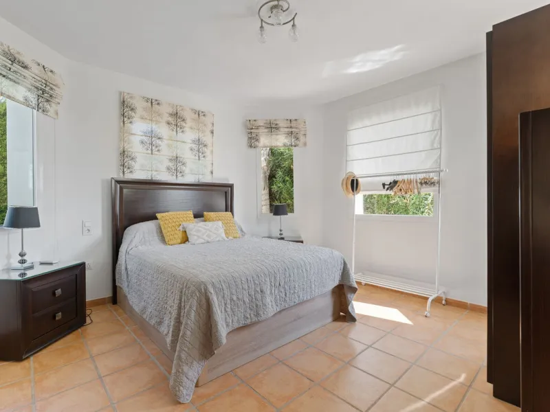 House - Detached Villa в продаже в Coín, Málaga. В доме 4 спален и 5 ванных комнат. Площадь дома 223 м². Площадь участка 600 м²