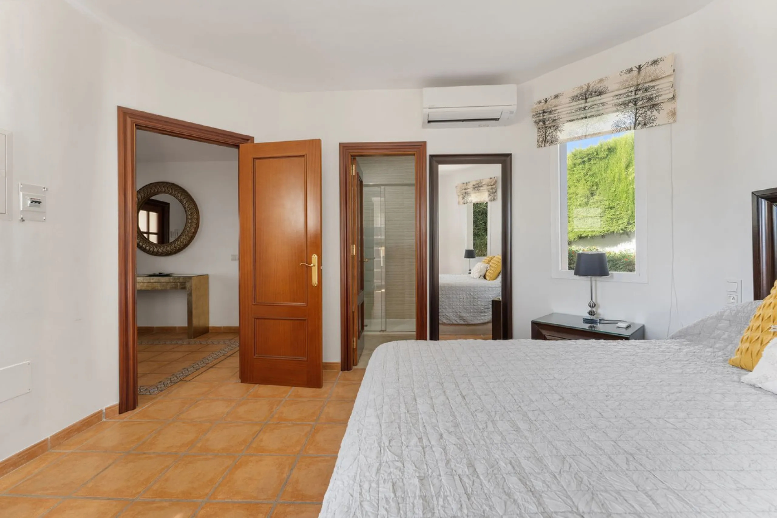 House - Detached Villa в продаже в Coín, Málaga. В доме 4 спален и 5 ванных комнат. Площадь дома 223 м². Площадь участка 600 м²