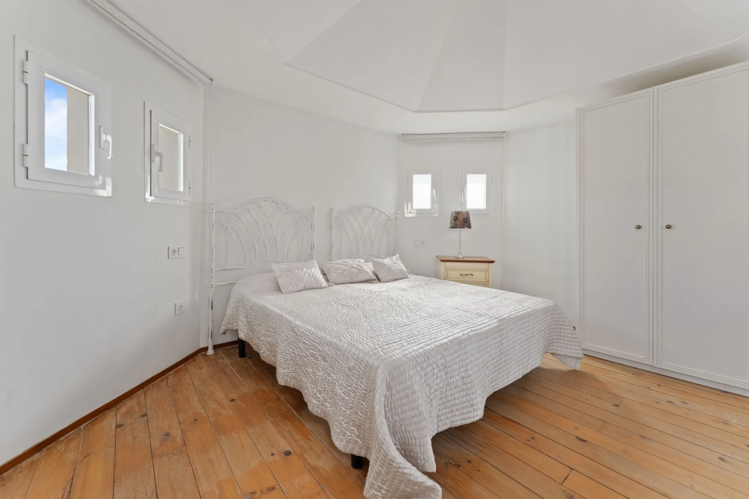 House - Detached Villa в продаже в Coín, Málaga. В доме 4 спален и 5 ванных комнат. Площадь дома 223 м². Площадь участка 600 м²