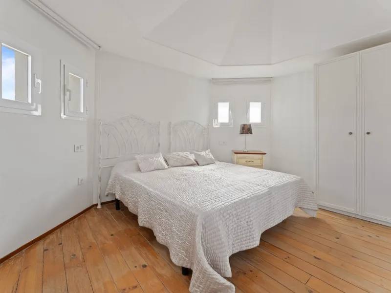 House - Detached Villa в продаже в Coín, Málaga. В доме 4 спален и 5 ванных комнат. Площадь дома 223 м². Площадь участка 600 м²