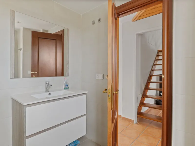 House - Detached Villa в продаже в Coín, Málaga. В доме 4 спален и 5 ванных комнат. Площадь дома 223 м². Площадь участка 600 м²