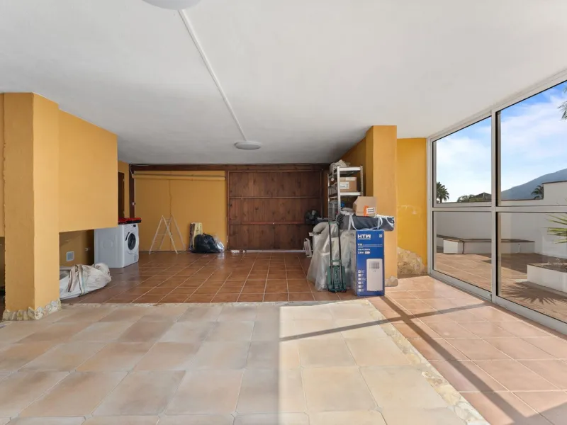House - Detached Villa в продаже в Coín, Málaga. В доме 4 спален и 5 ванных комнат. Площадь дома 223 м². Площадь участка 600 м²