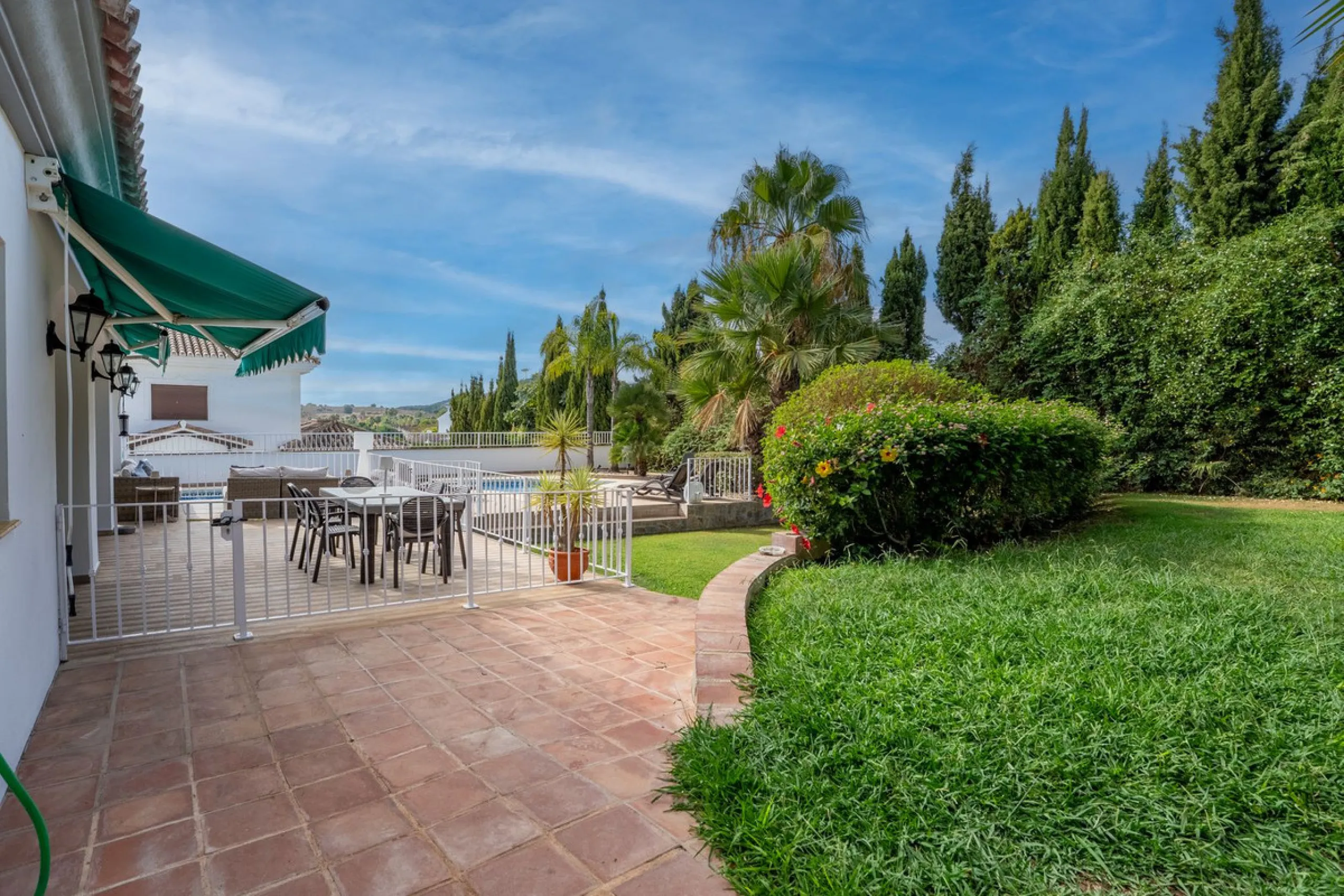House - Detached Villa в продаже в Coín, Málaga. В доме 4 спален и 5 ванных комнат. Площадь дома 223 м². Площадь участка 600 м²